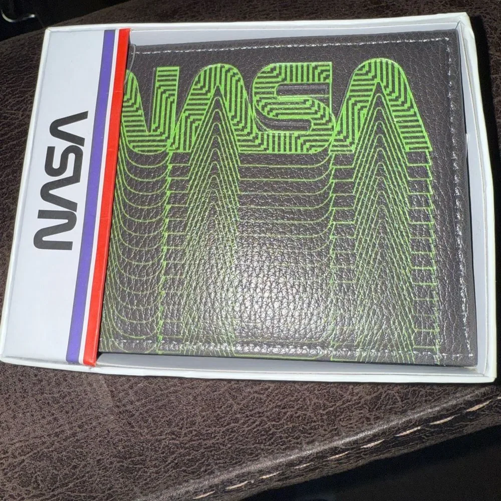 New NASA wallet - space lovers and astronaut gift idea!